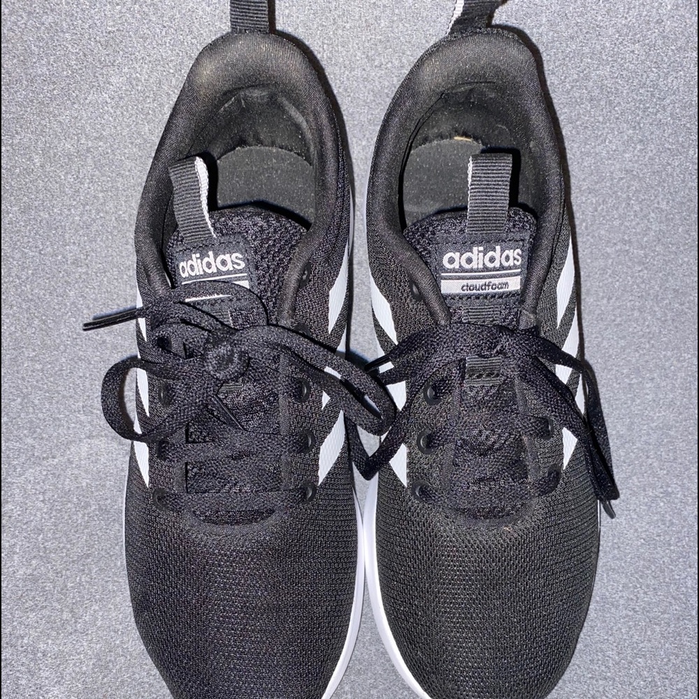 Adidas Tennis Shoes